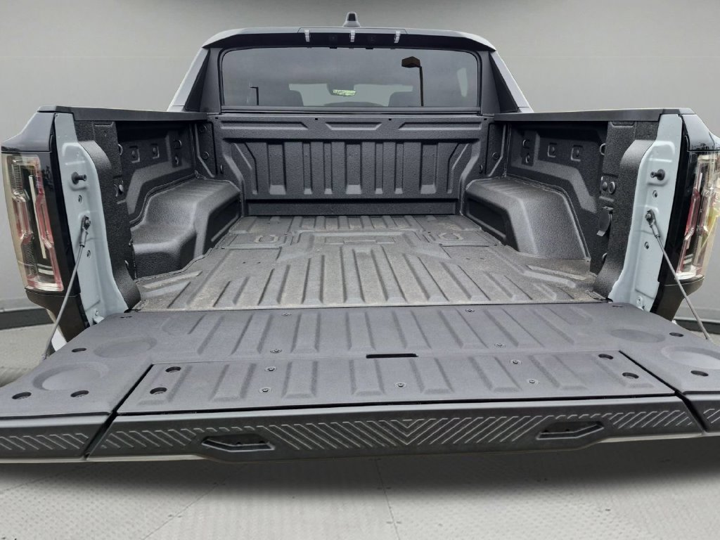 New 2026 GMC Hummer EV 4x4 Crew Cab image 25
