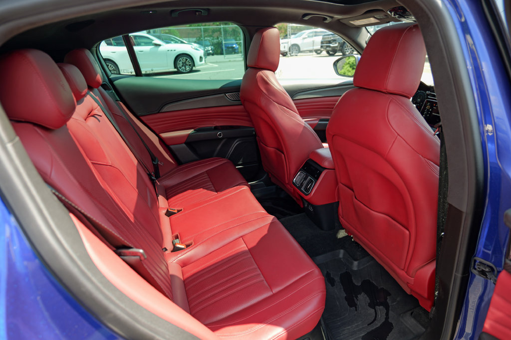 Used 2023 Maserati Grecale Modena AWD/4WD image 30