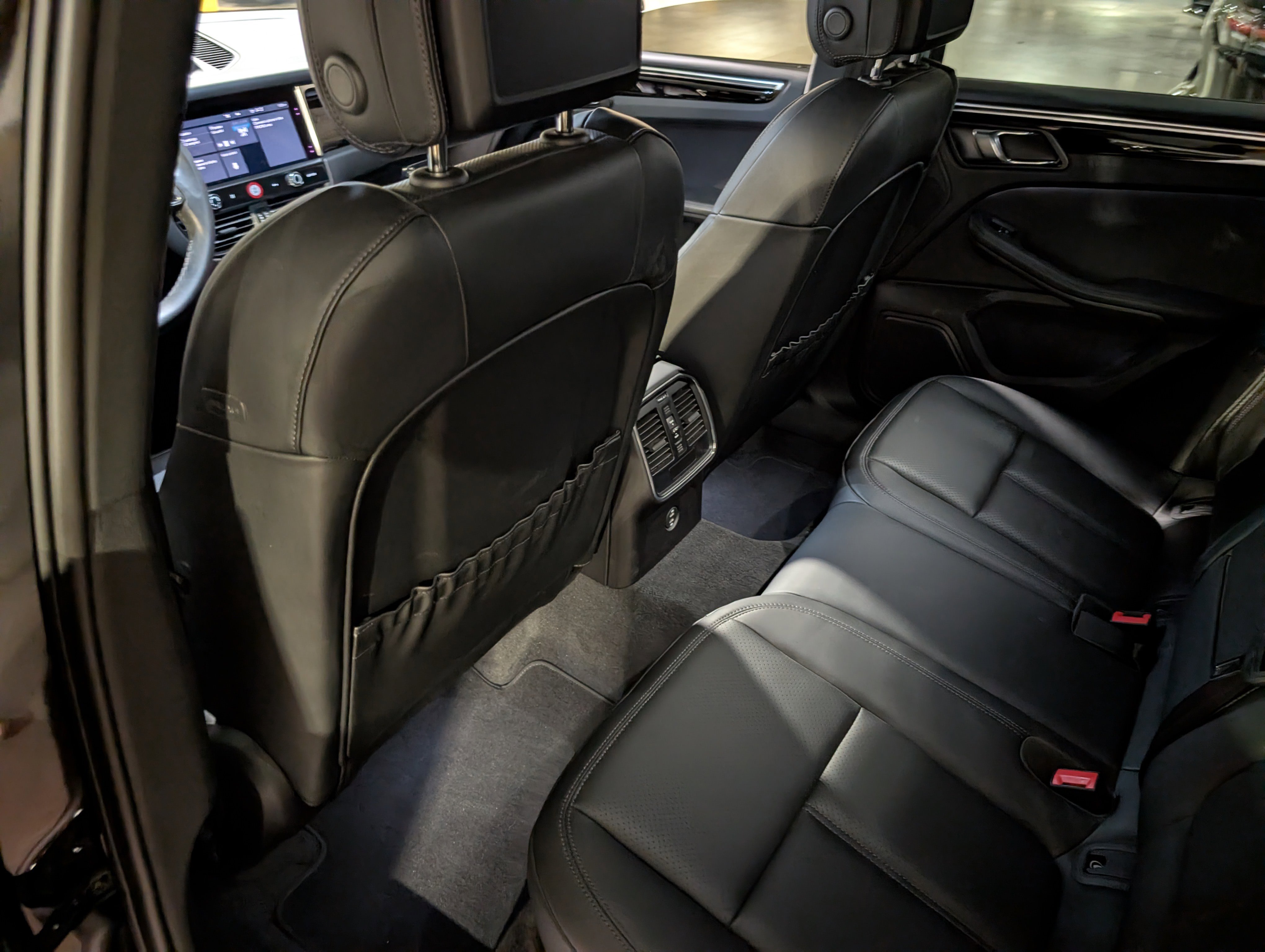 Used 2024 Porsche Macan image 18