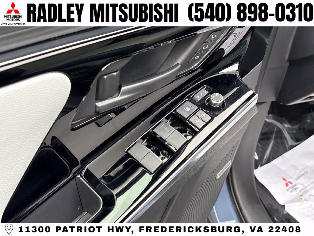 Used 2023 Subaru Solterra AWD image 5