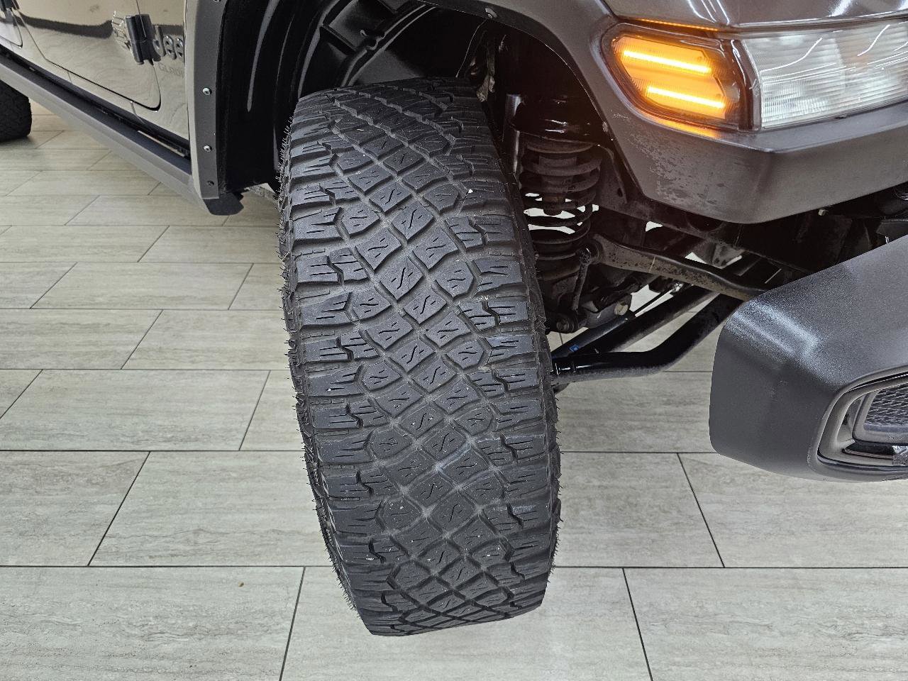 Used 2021 Jeep Gladiator Sport AWD/4WD image 39