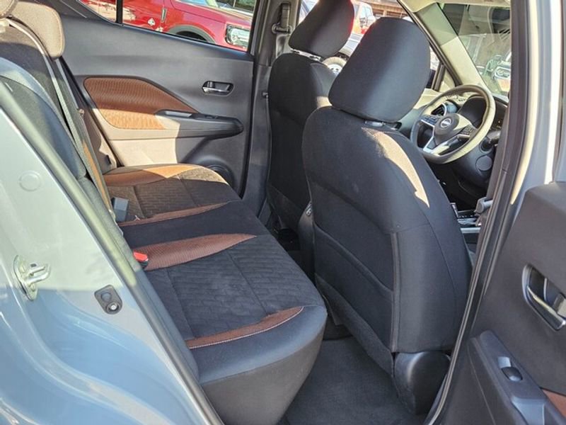 Used 2024 Nissan Kicks SR image 15