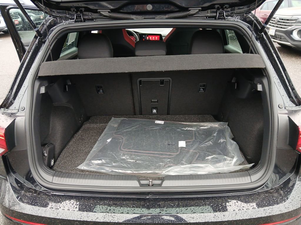 Used 2022 Volkswagen GTI SE image 24