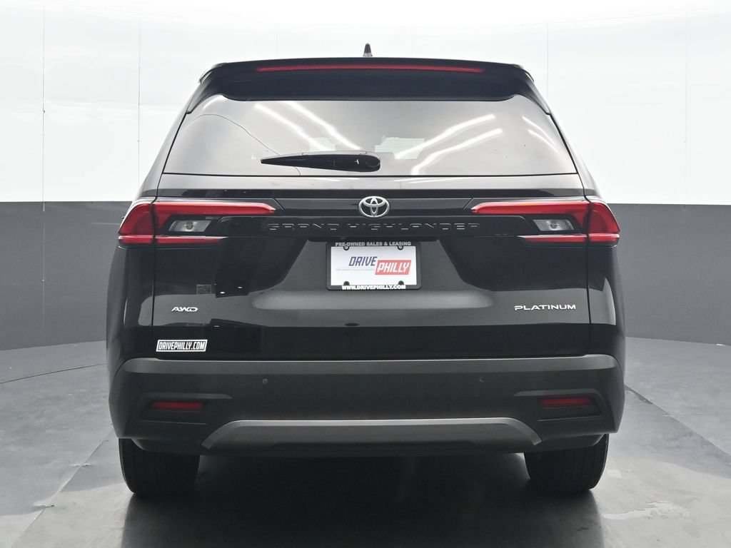 Used 2024 Toyota Grand Highlander AWD image 5