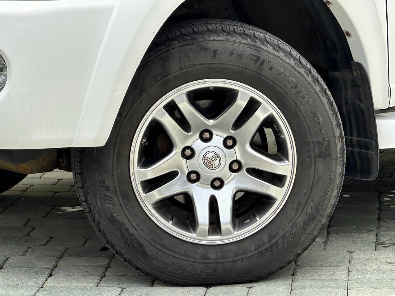 Used 2007 Toyota Sequoia Limited RWD image 3