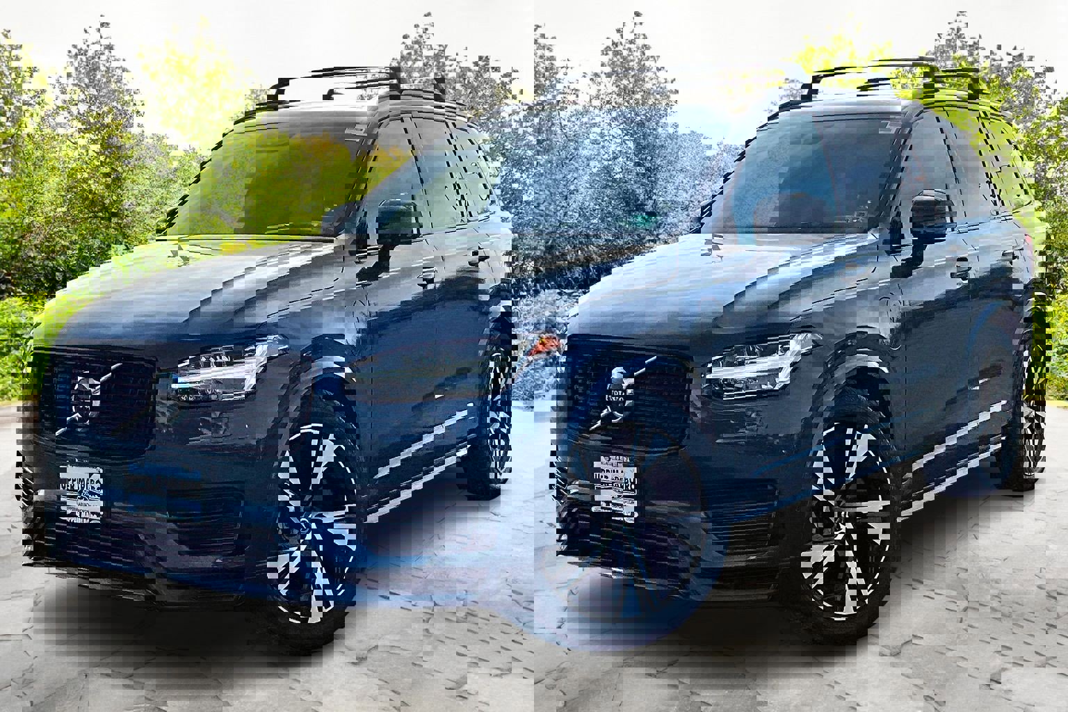 Used 2022 Volvo XC90 T8 R-Design w/ Advanced Package image 12