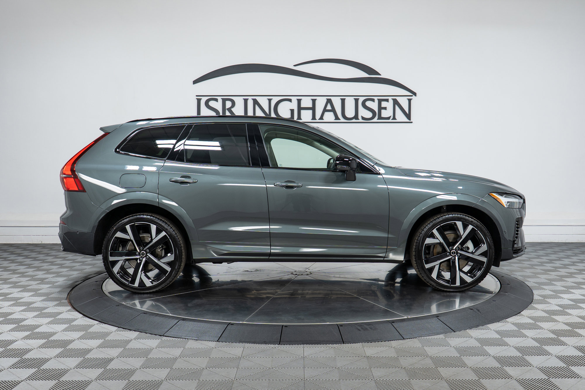 New 2026 Volvo XC60 T8 Ultra image 4