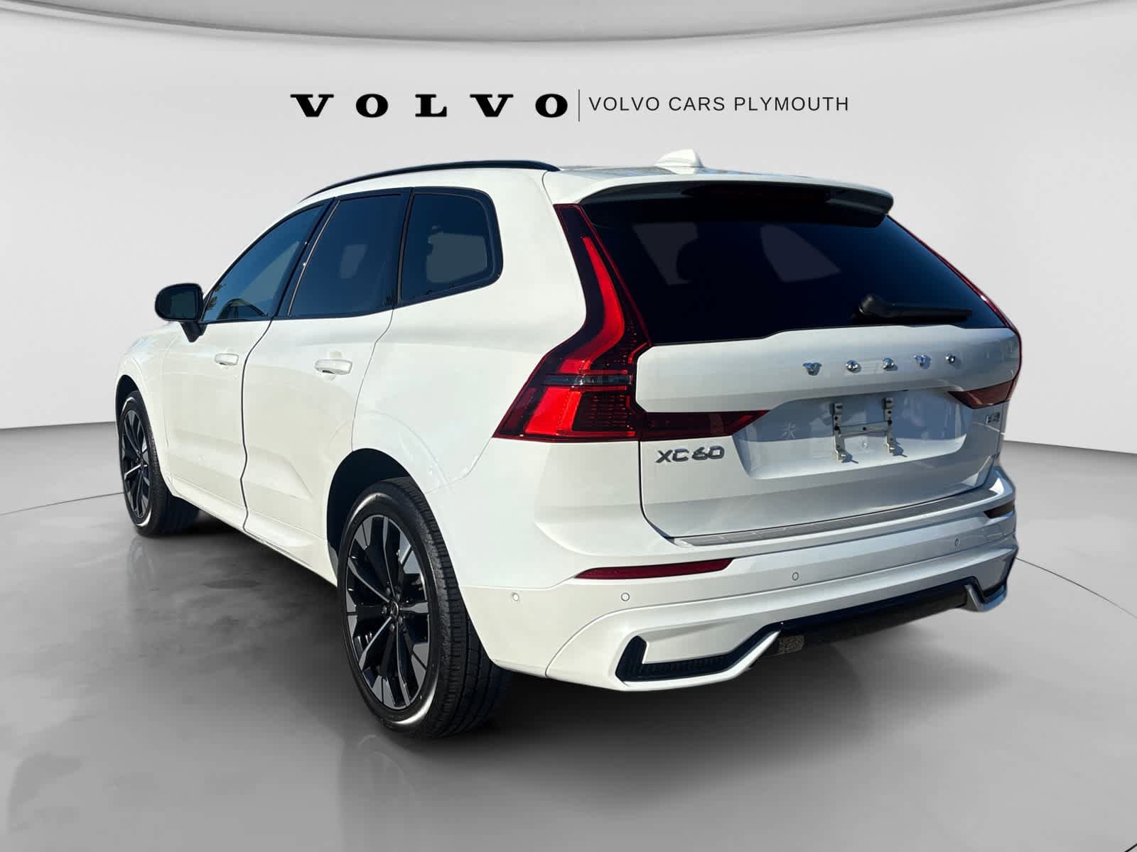 Used 2026 Volvo XC60 B5 Plus AWD/4WD image 5