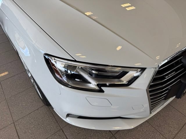 Used 2018 Audi A3 e-tron Premium FWD image 11