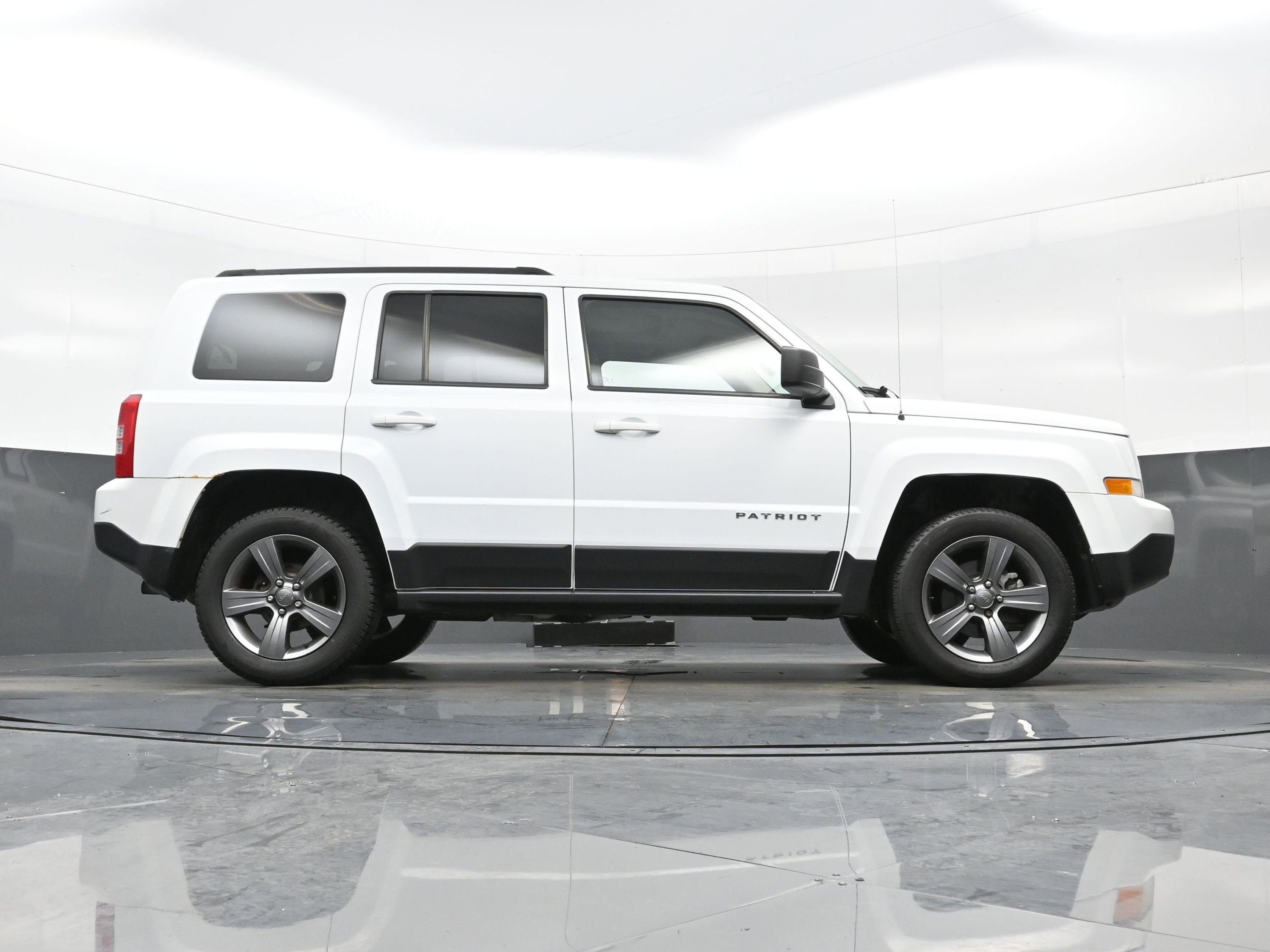 Used 2015 Jeep Patriot High Altitude image 25