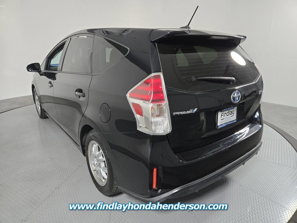 Used 2017 Toyota Prius V Four w/ Carpet Mat Package FWD image 4