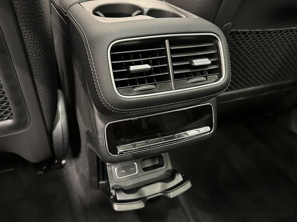 New 2026 Mercedes-Benz GLS 580 4MATIC image 27