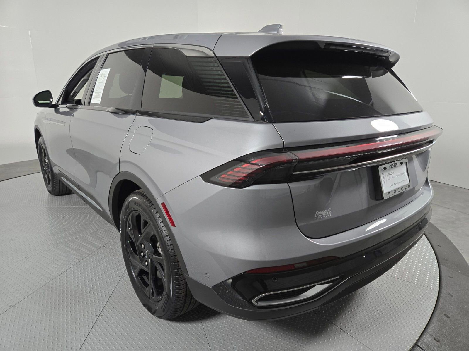 Certified 2024 Lincoln Nautilus Premier AWD/4WD image 6