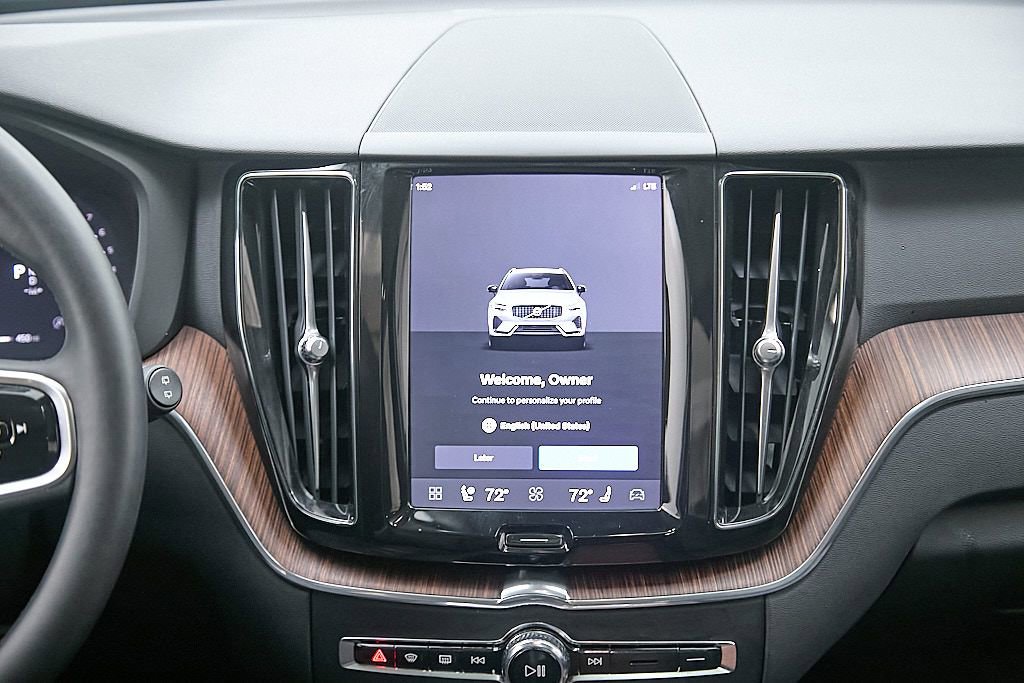 Certified 2023 Volvo XC60 B5 Plus w/ Climate Package image 27