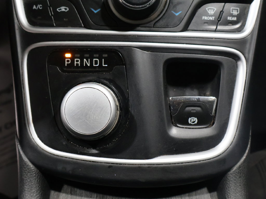 Used 2015 Chrysler 200 Limited w/ Convenience Group FWD image 31