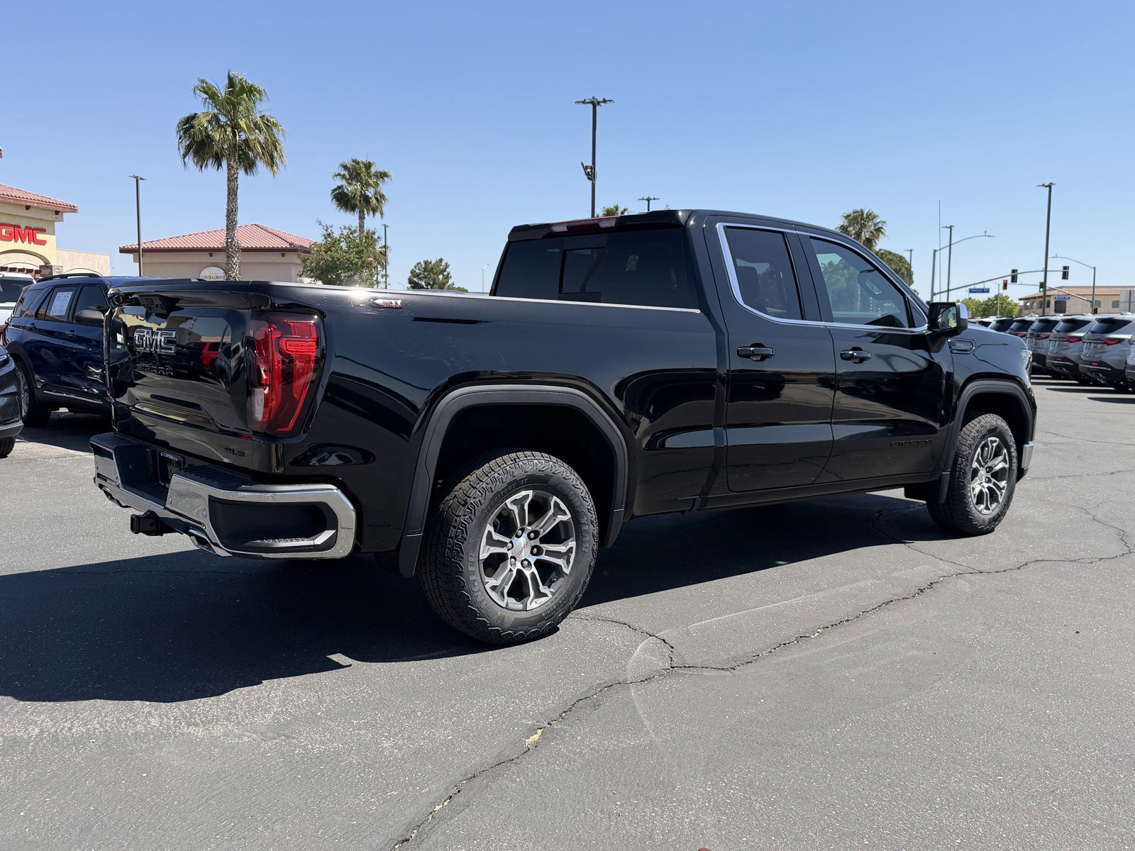 New 2026 GMC Sierra 1500 SLE AWD/4WD image 6