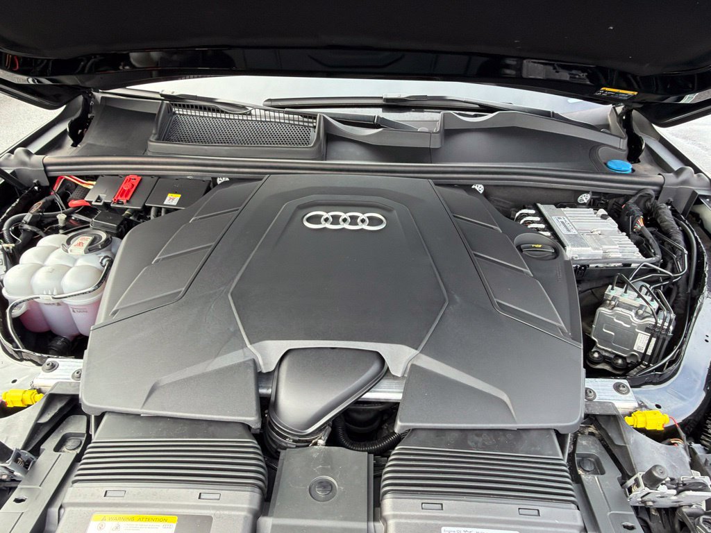Used 2023 Audi Q7 3.0T Premium AWD/4WD image 36