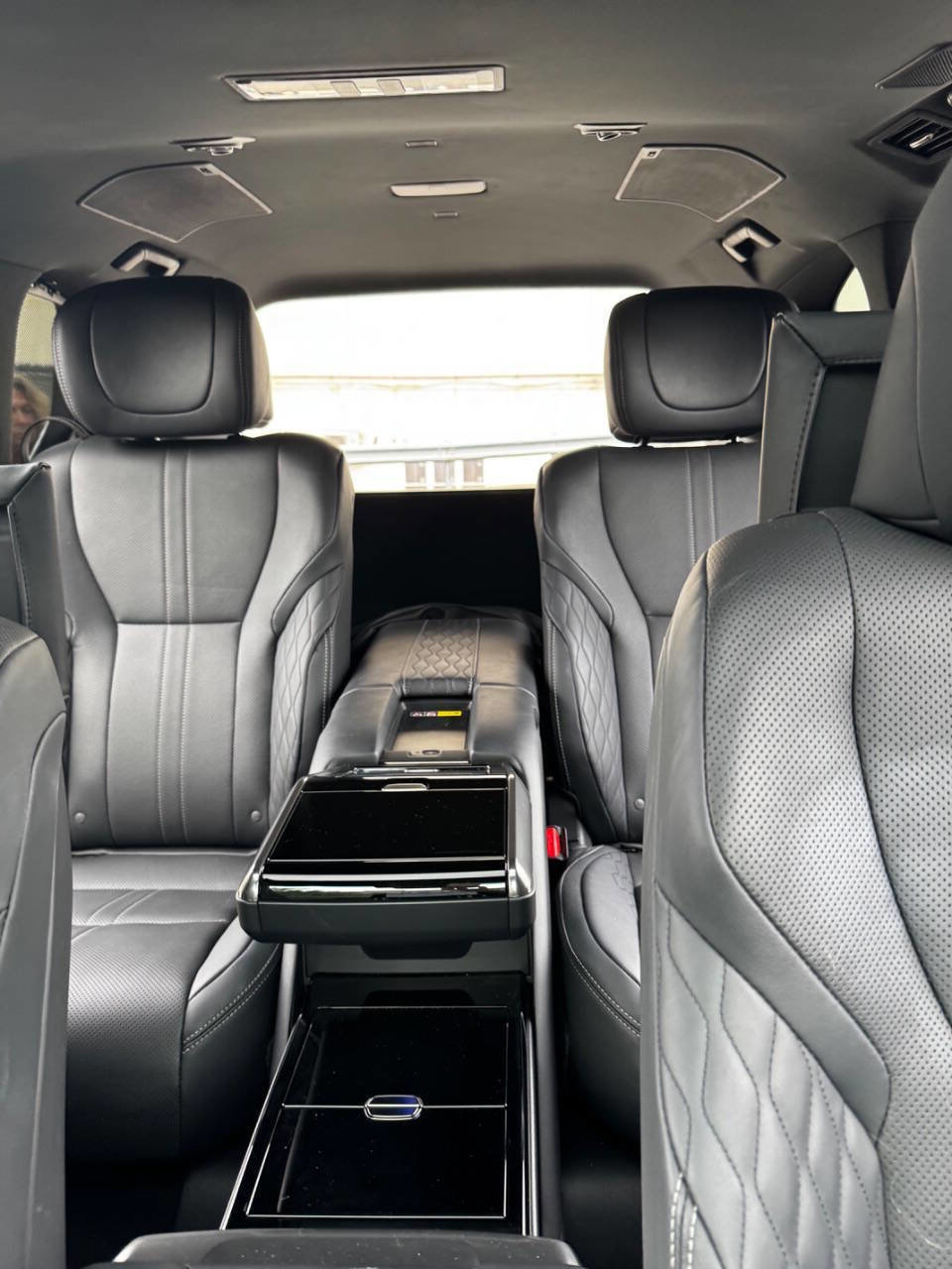 Used 2024 Lexus LX 600 4WD w/ Ultra Luxury Package image 9