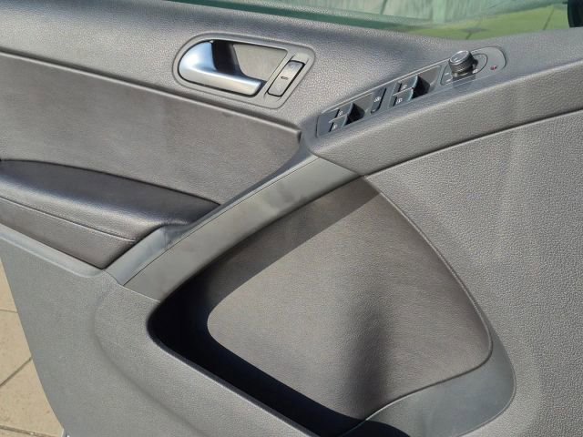 Used 2017 Volkswagen Tiguan Sport image 11