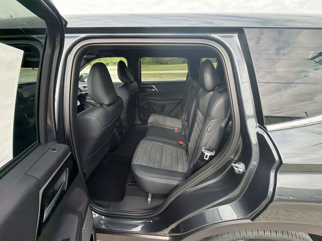 New 2026 Mitsubishi Outlander LE AWD/4WD image 22