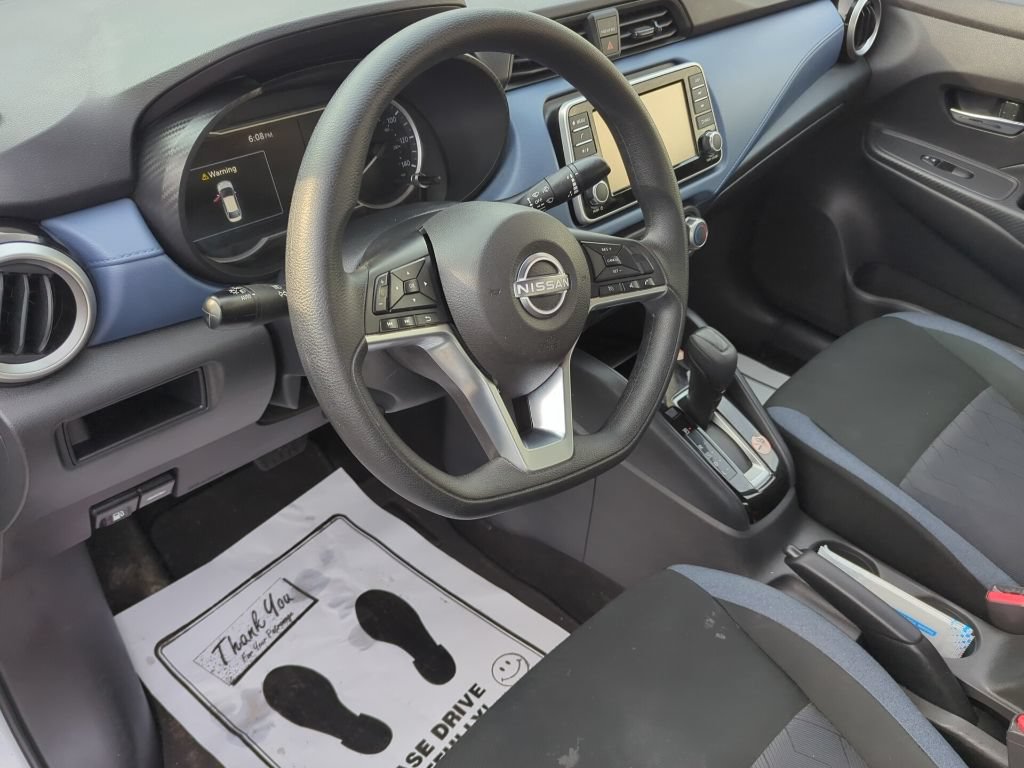 Used 2025 Nissan Versa SV FWD image 8