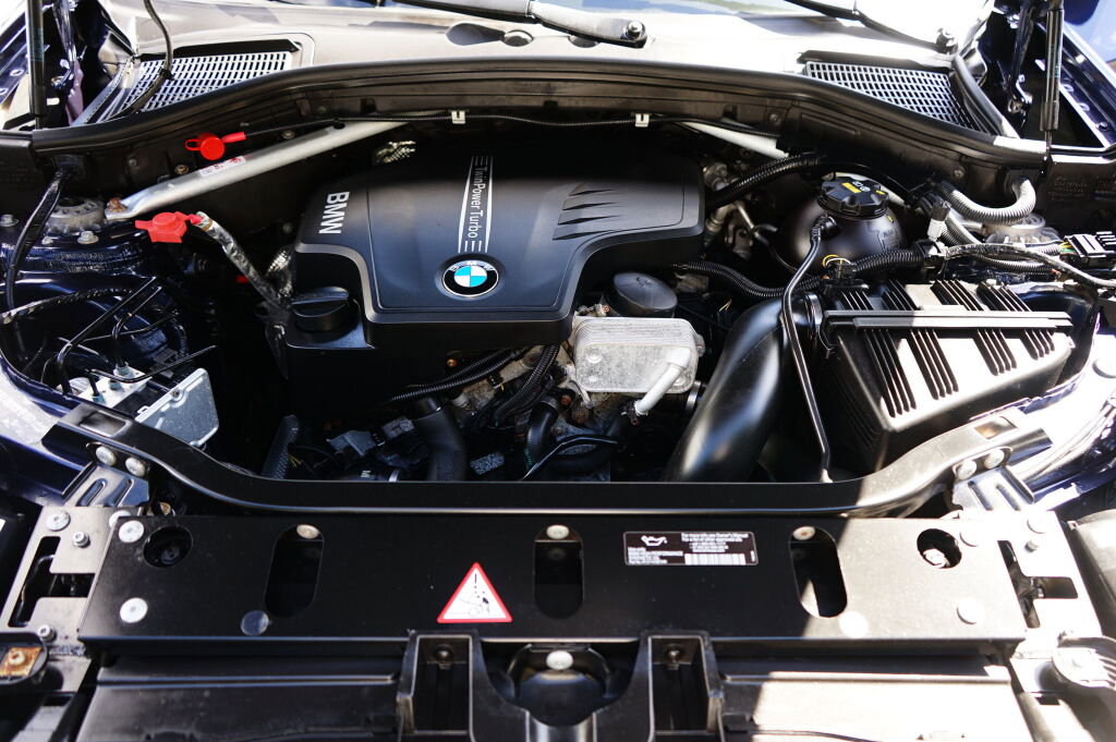 Used 2015 BMW X4 xDrive28i image 9