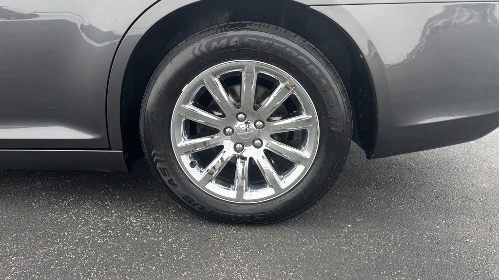 Used 2013 Chrysler 300 Base w/ Driver Convenience Group image 29