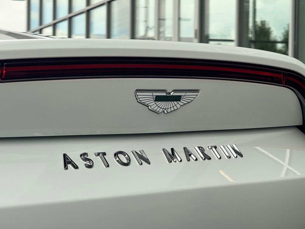 Used 2023 Aston Martin V8 Vantage Roadster image 24