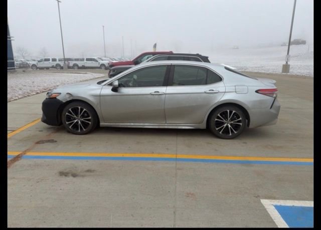 Used 2018 Toyota Camry SE image 6