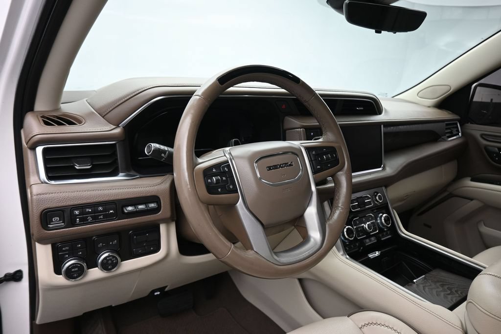 Used 2023 GMC Yukon XL Denali w/ Denali Reserve Package AWD/4WD image 14