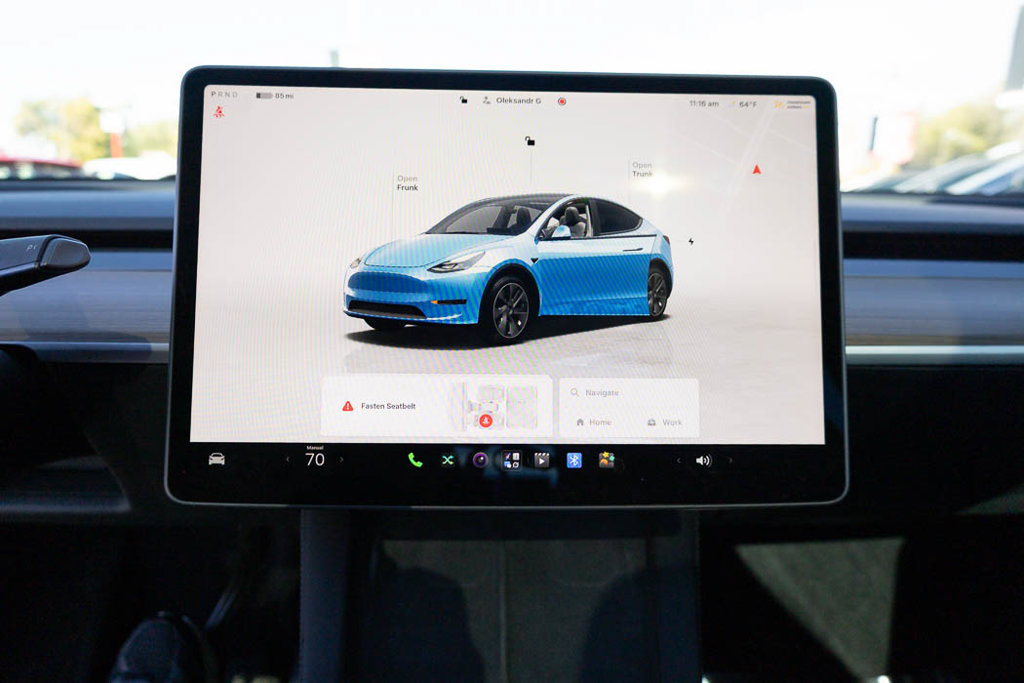 Used 2024 Tesla Model Y Long Range AWD/4WD image 24
