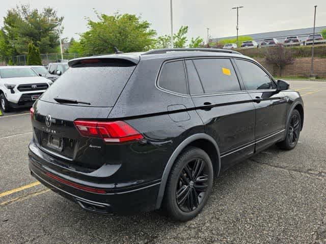 Used 2022 Volkswagen Tiguan SE R-Line AWD/4WD image 4
