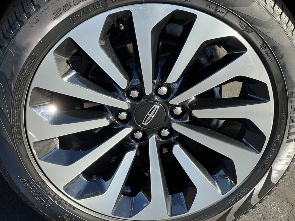 Used 2022 Lincoln Navigator L Reserve image 10