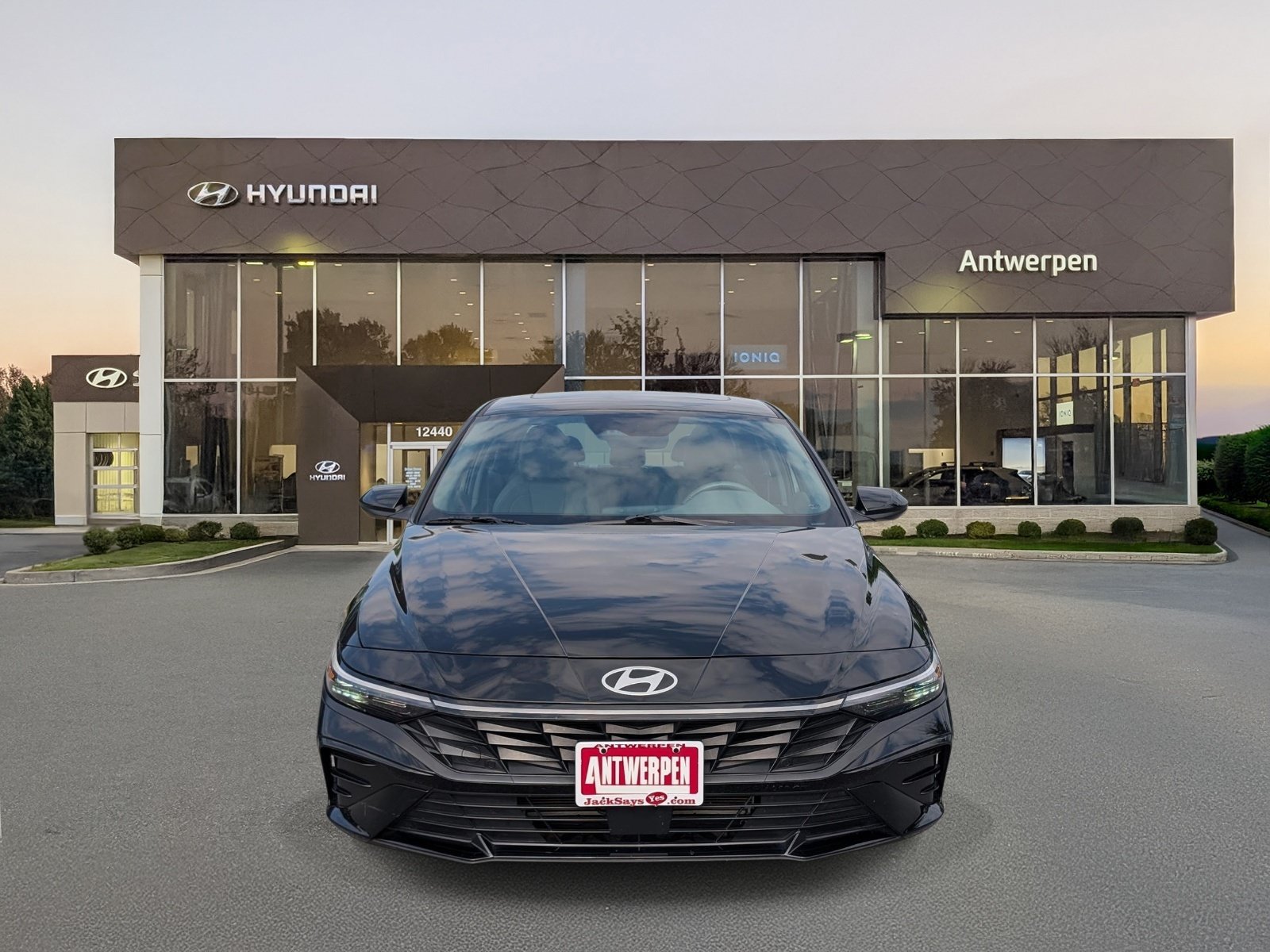 Used 2024 Hyundai Elantra SEL w/ Convenience Package FWD image 8