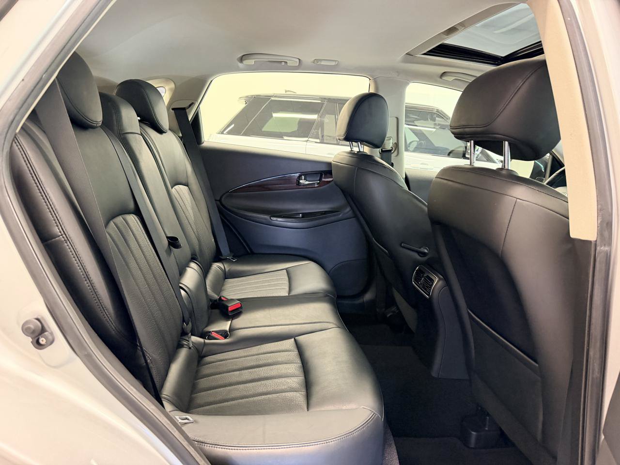 Used 2017 INFINITI QX50 2WD w/ Premium Plus Package image 27