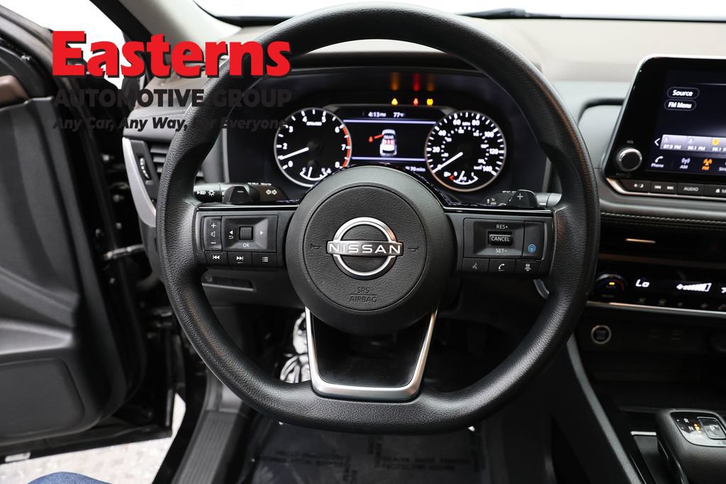 Used 2023 Nissan Rogue SV AWD/4WD image 12