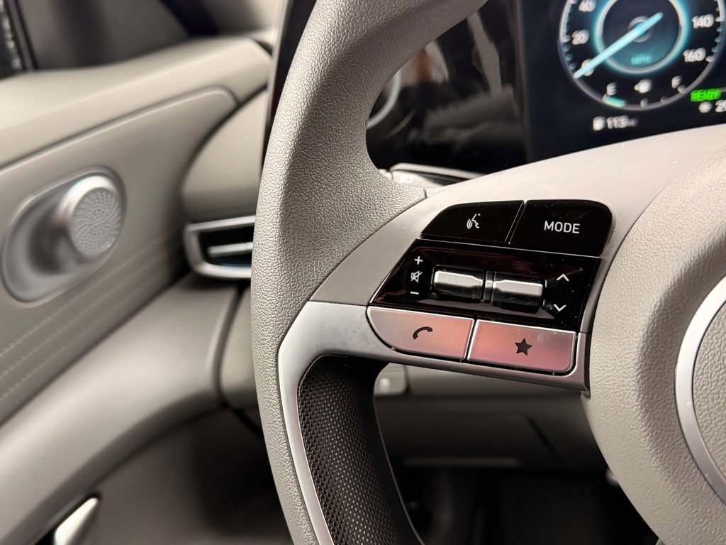 Used 2024 Hyundai Elantra Blue image 14