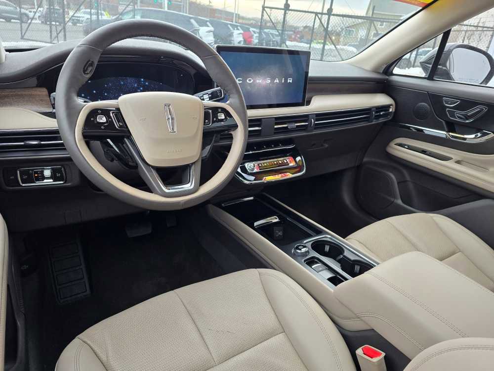 Used 2023 Lincoln Corsair Reserve w/ Equipment Group 201A image 20