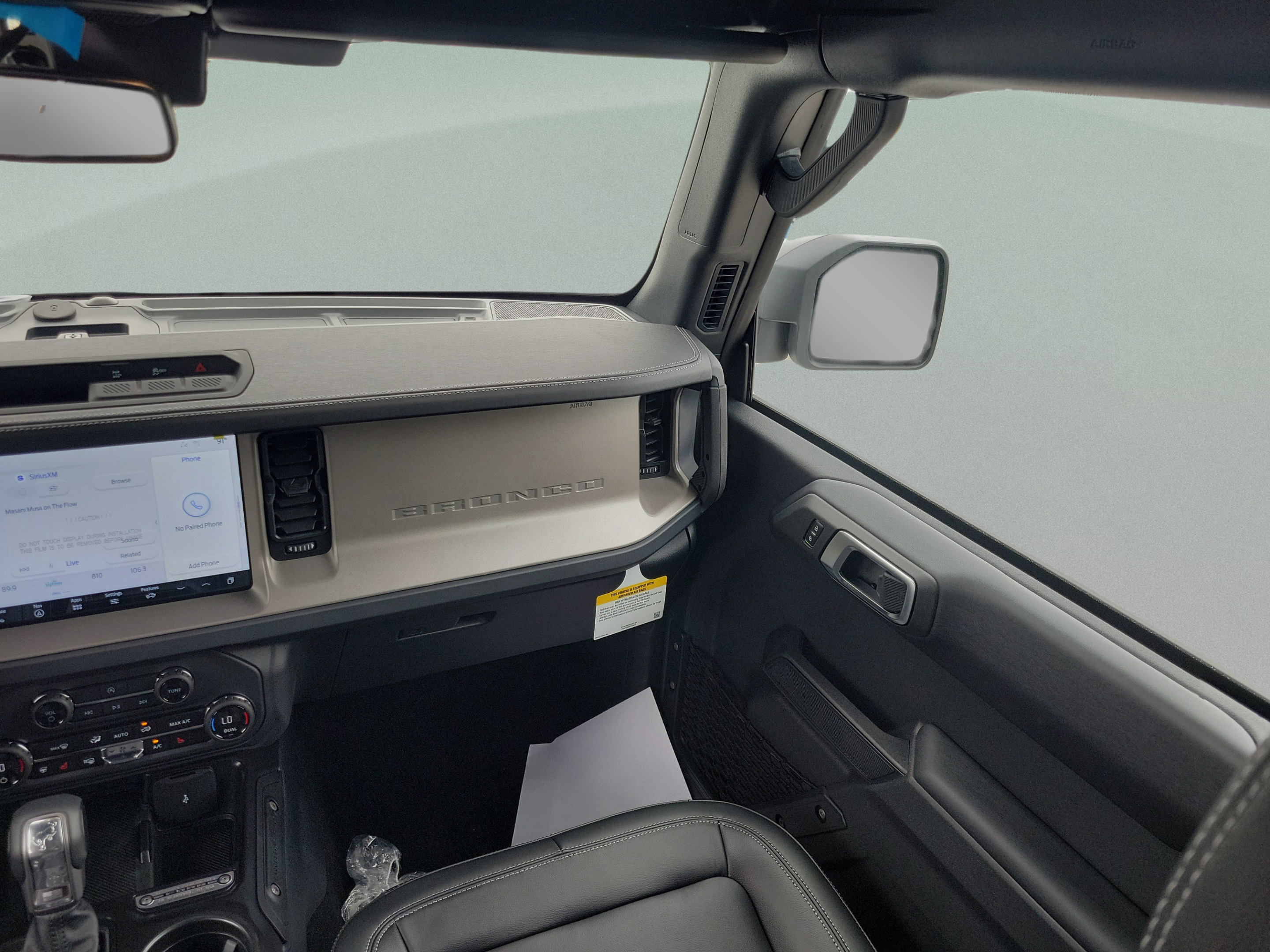 New 2026 Ford Bronco Outer Banks w/ Black Appearance Package AWD/4WD image 7