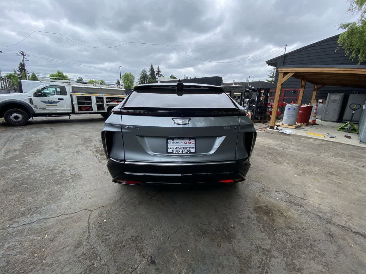 Used 2024 Cadillac Lyriq Luxury w/ LPO, Floor Liner Package AWD/4WD image 5