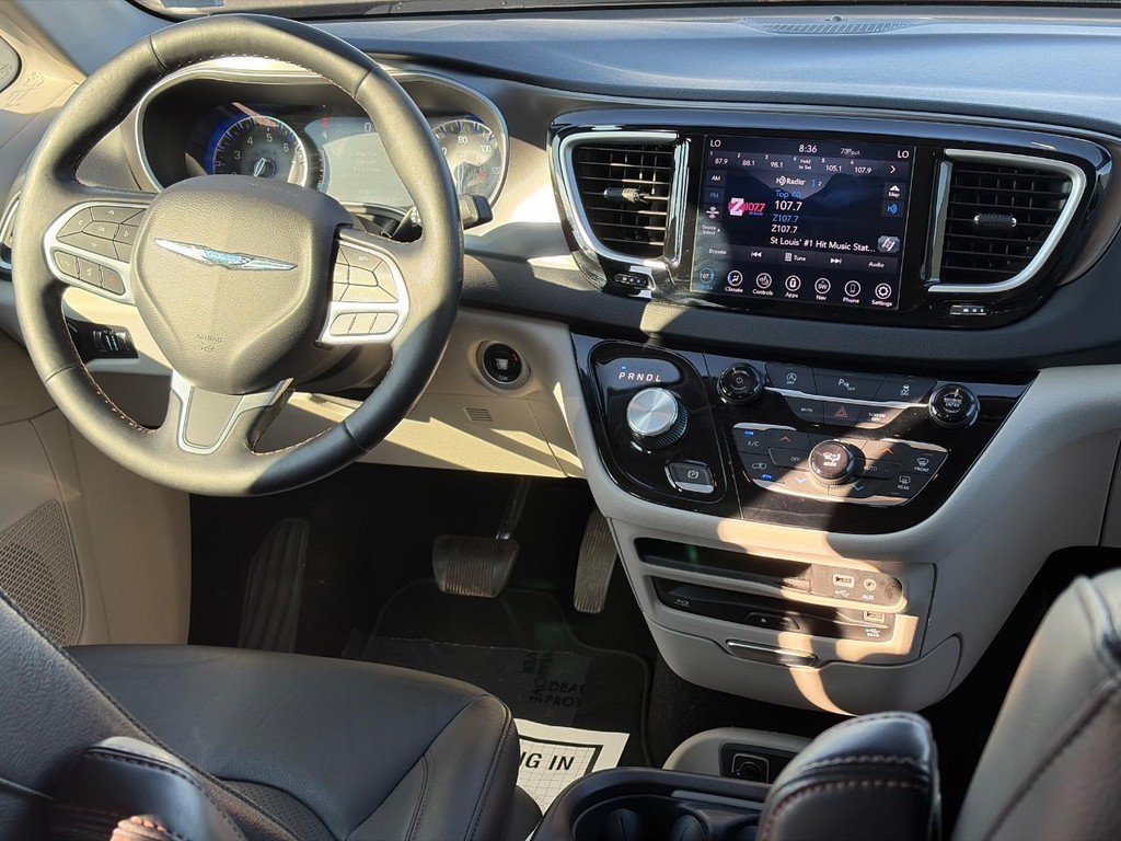 Used 2020 Chrysler Pacifica Touring-L Plus FWD image 14