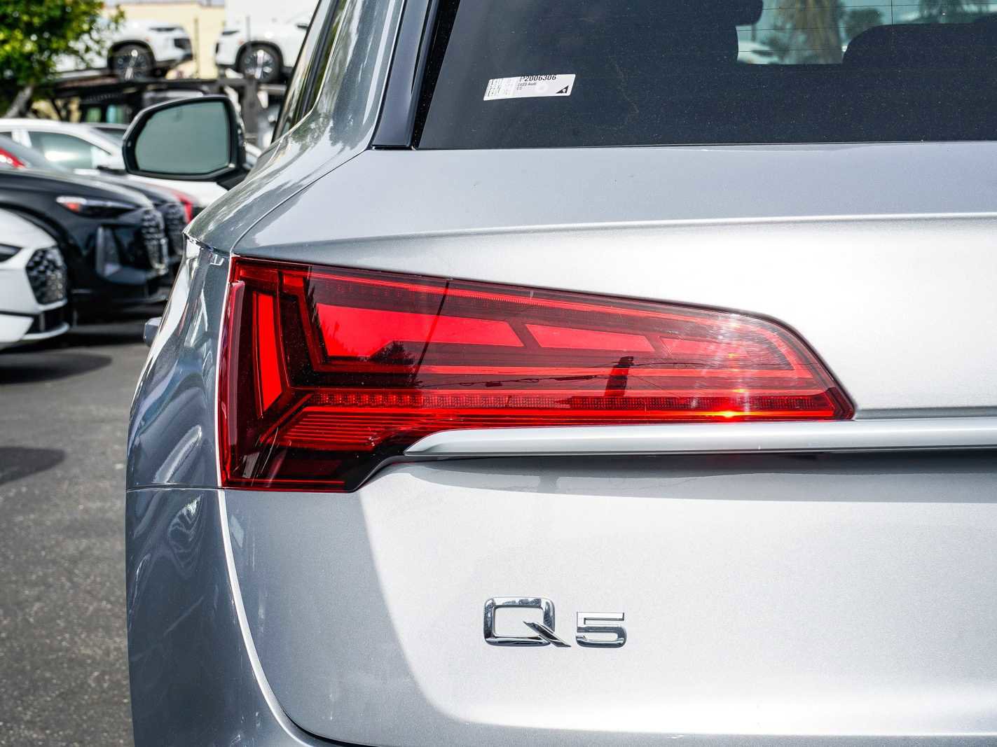 Used 2023 Audi Q5 2.0T Premium w/ Convenience Package image 9