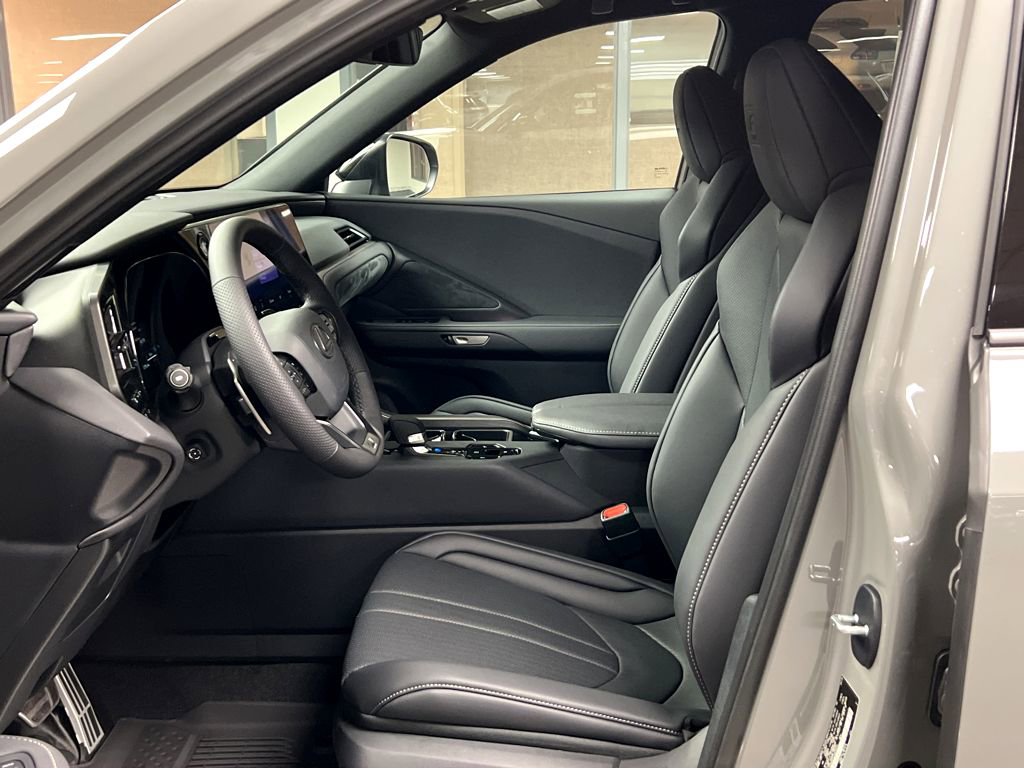 New 2026 Lexus TX 500h AWD image 9