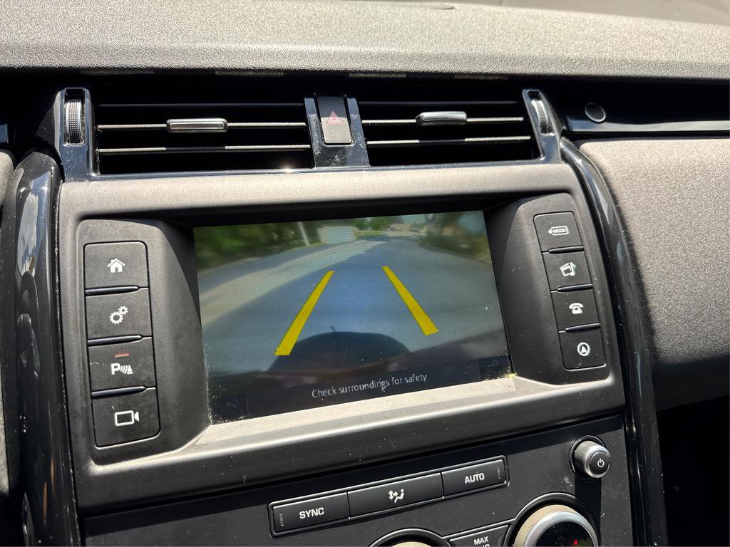 Used 2017 Land Rover Discovery SE image 54