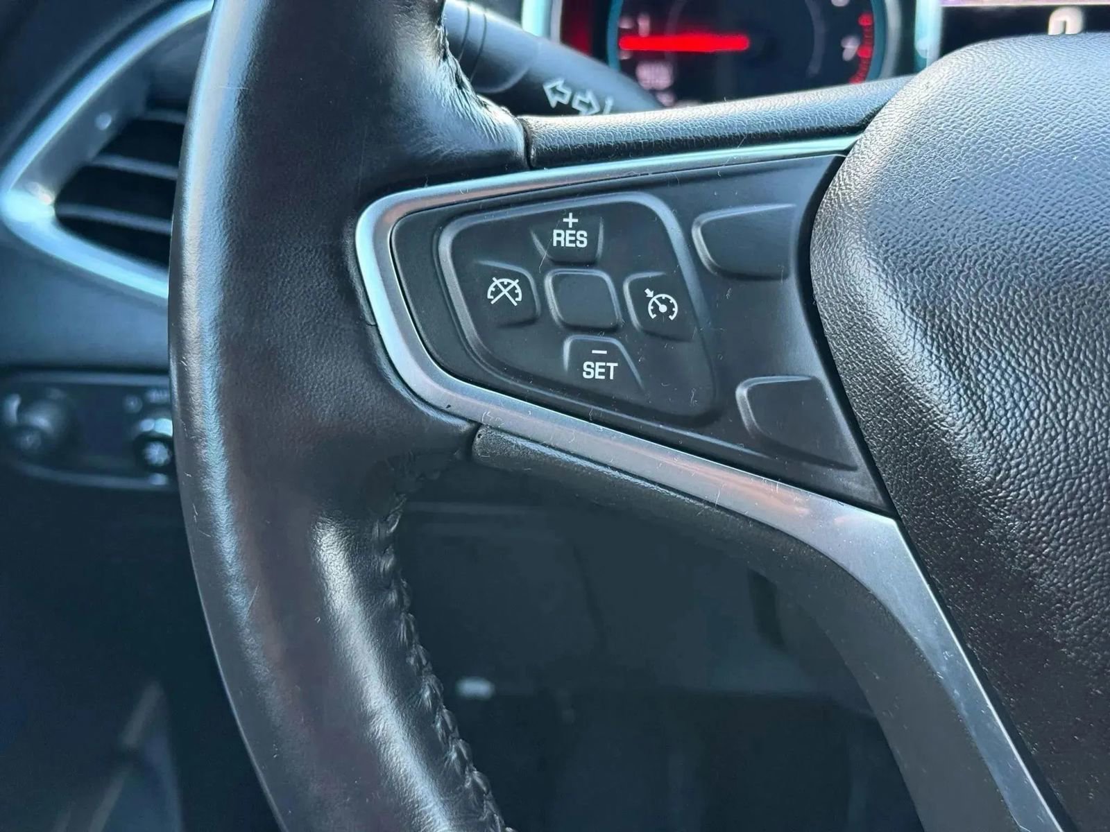 Used 2018 Chevrolet Malibu LT FWD image 22