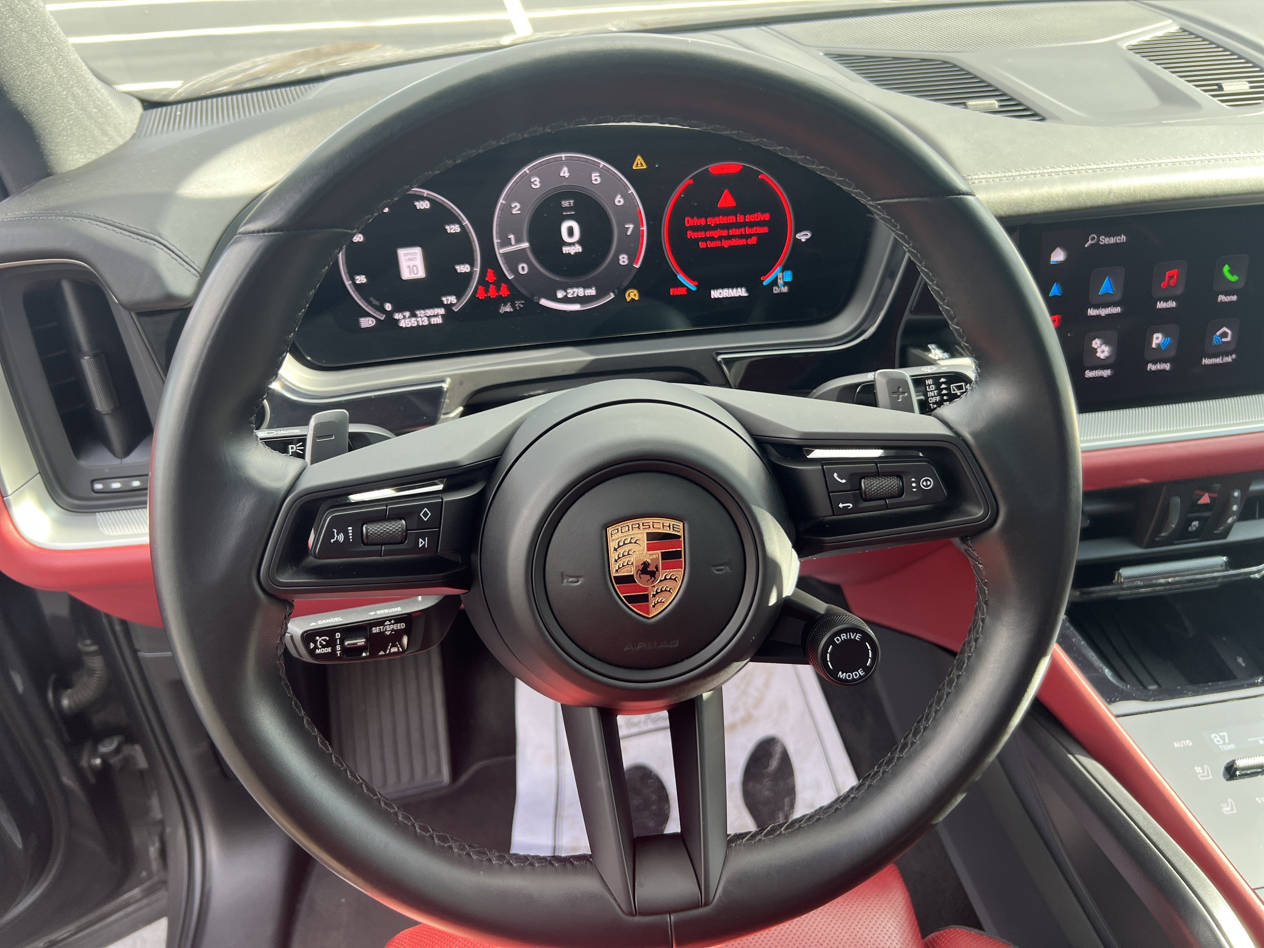 Used 2024 Porsche Cayenne image 11