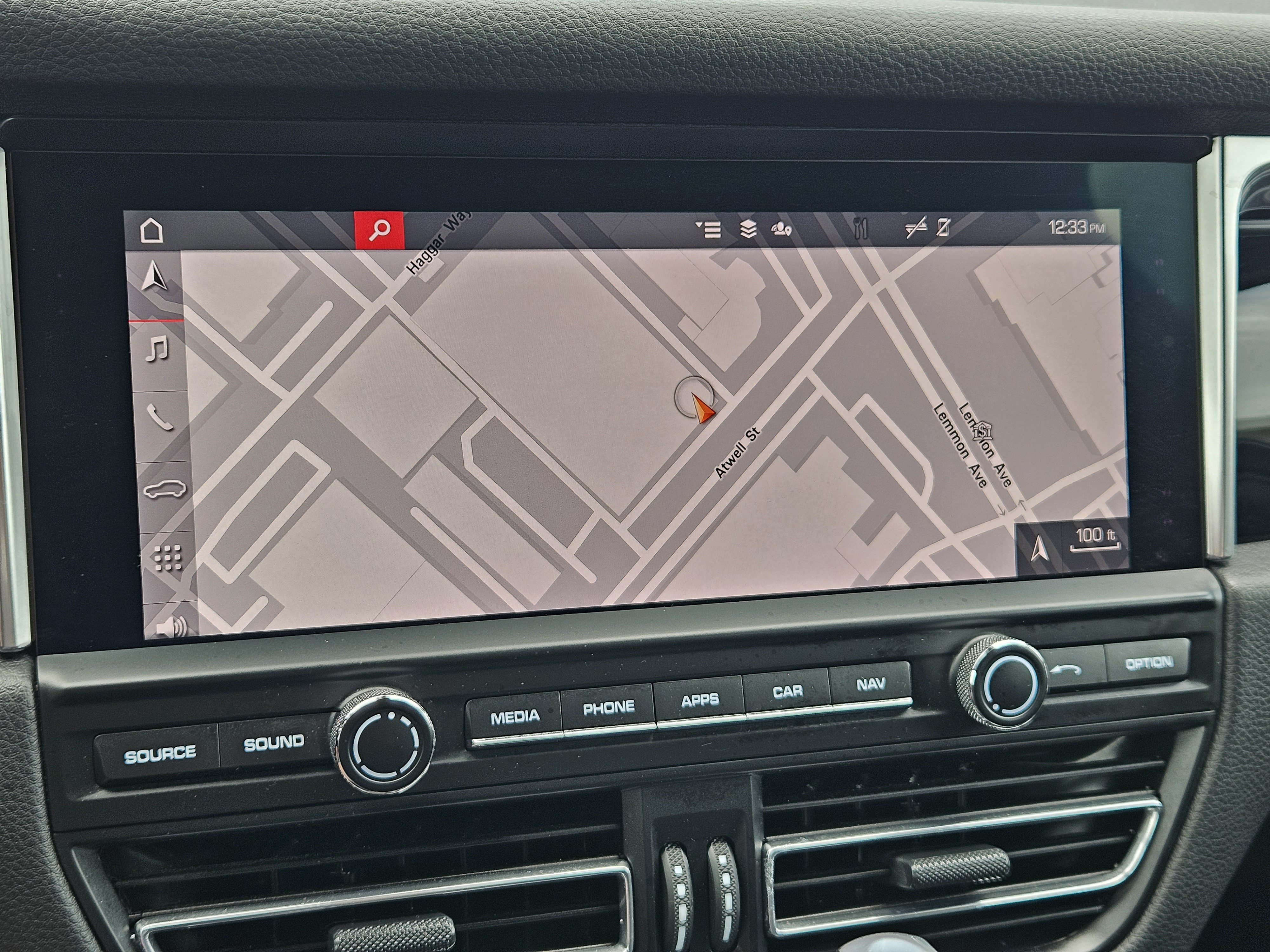 Certified 2021 Porsche Macan AWD/4WD image 17