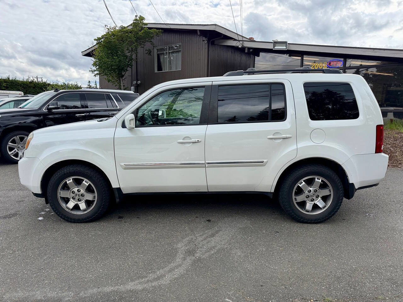 Used 2011 Honda Pilot Touring image 3