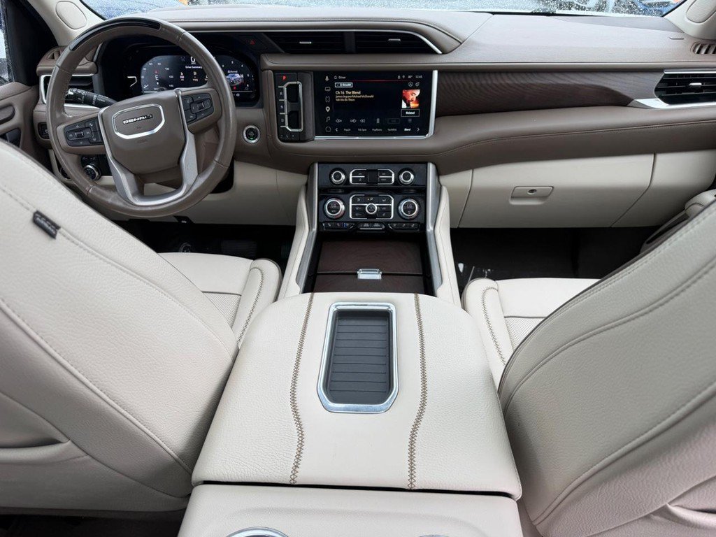 Used 2023 GMC Yukon XL Denali w/ Denali Reserve Package AWD/4WD image 12