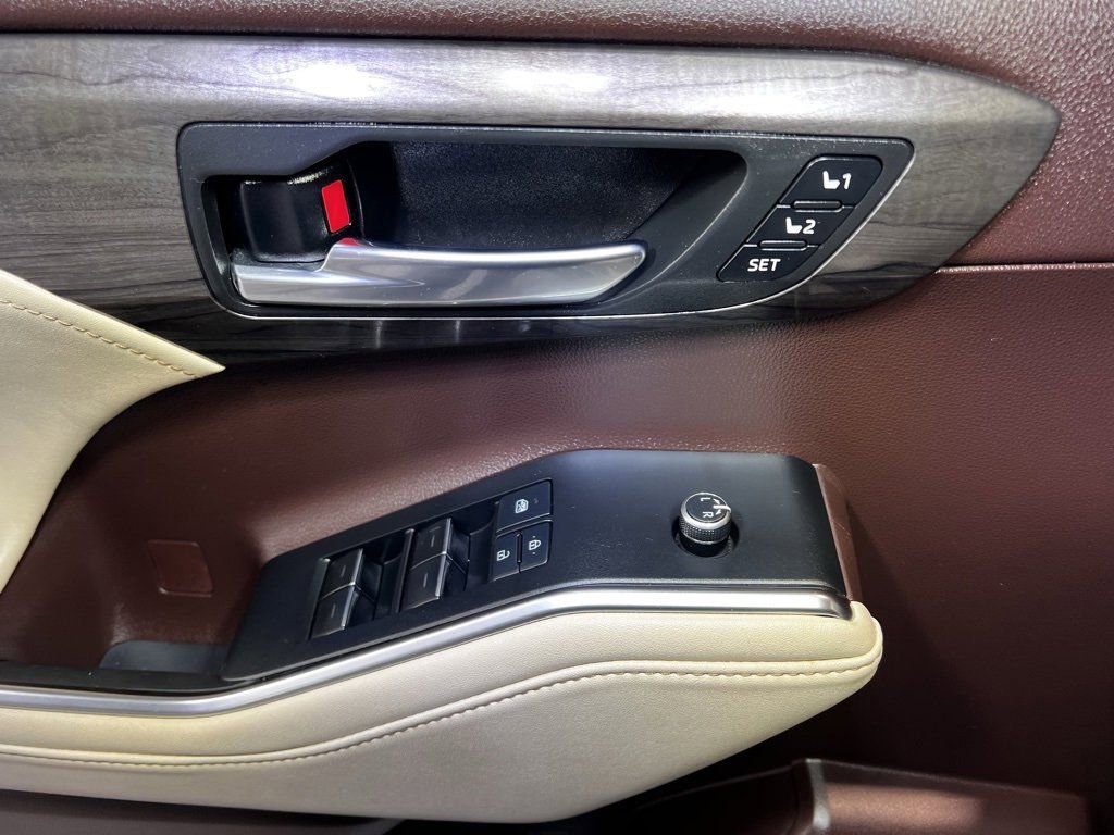 Certified 2020 Toyota Highlander Platinum image 21
